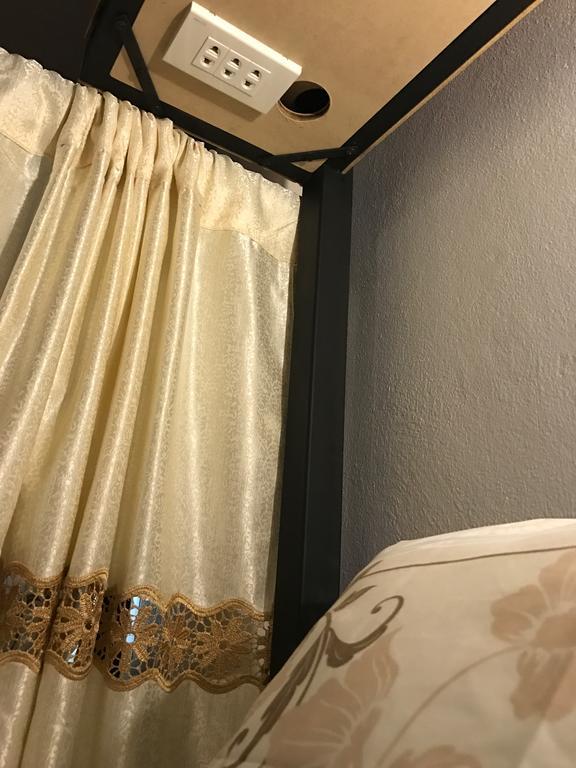 Siriwan Hostel Чіангмай Екстер'єр фото