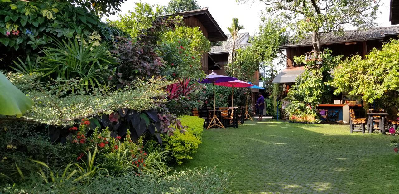 Siriwan Hostel Чіангмай Екстер'єр фото